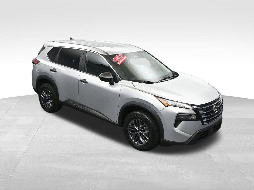 Used 2024 Nissan Rogue S AWD/4WD image 35