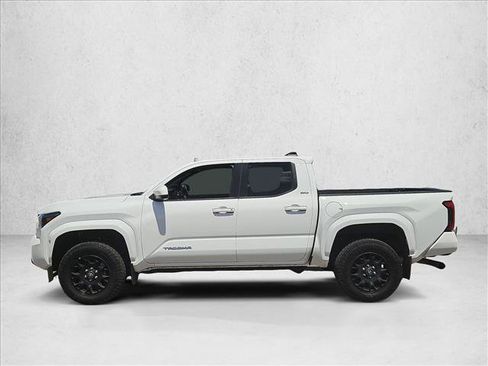 Used 2024 Toyota Tacoma SR5 AWD/4WD image 9