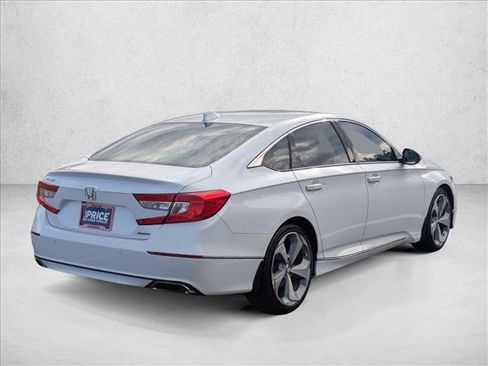 Used 2018 Honda Accord Touring image 5