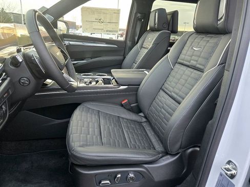 New 2026 Cadillac Escalade ESV V image 5