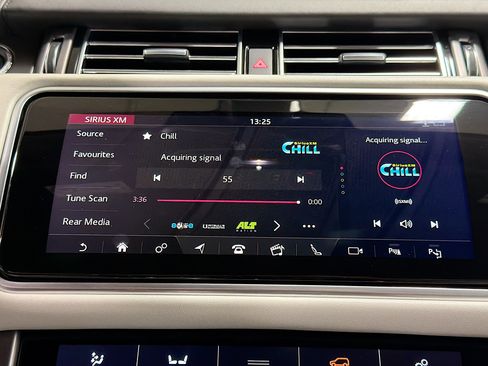 Used 2021 Land Rover Range Rover SV Autobiography Dynamic image 31