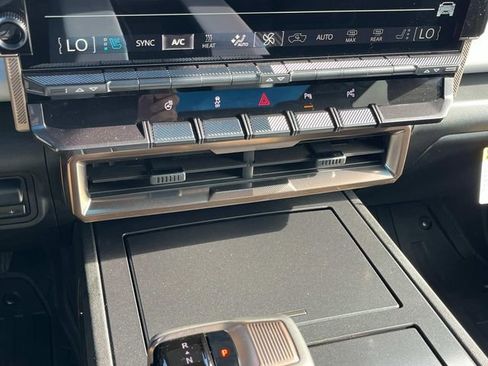 New 2025 GMC Hummer EV 2X image 28