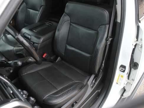 Used 2016 Chevrolet Suburban LTZ image 32