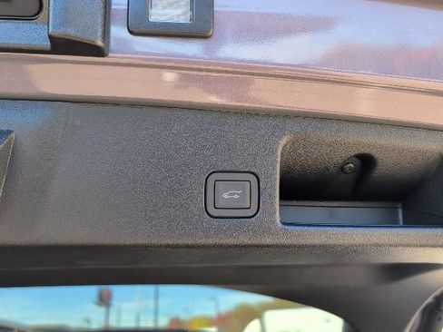 New 2026 Chevrolet Equinox EV LT image 11