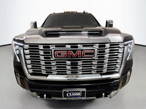 Used 2024 GMC Sierra 2500 Denali w/ Denali Reserve Package AWD/4WD image 2