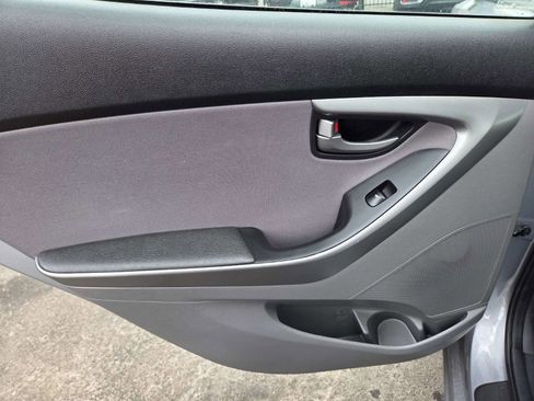 Used 2016 Hyundai Elantra SE w/ Option Group 02 image 22