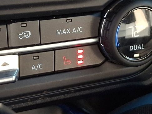 Used 2023 Ford Bronco Wildtrak image 27