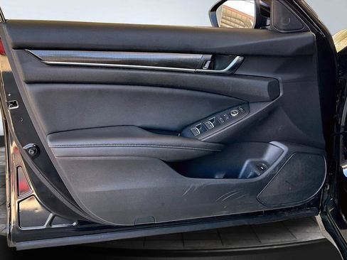 Used 2019 Honda Accord Sport image 17