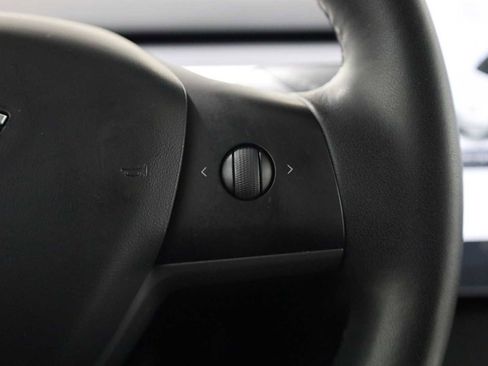 Used 2020 Tesla Model Y Long Range image 25