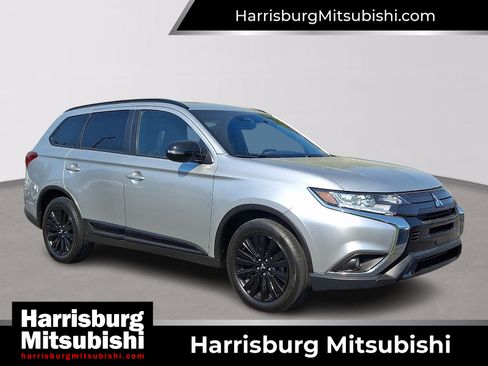 Used 2020 Mitsubishi Outlander LE FWD image 1