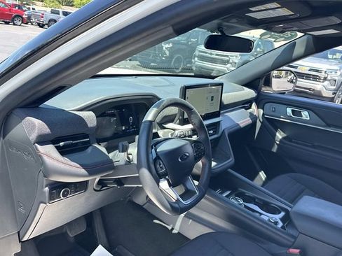 Used 2025 Ford Explorer ST-Line AWD/4WD image 9