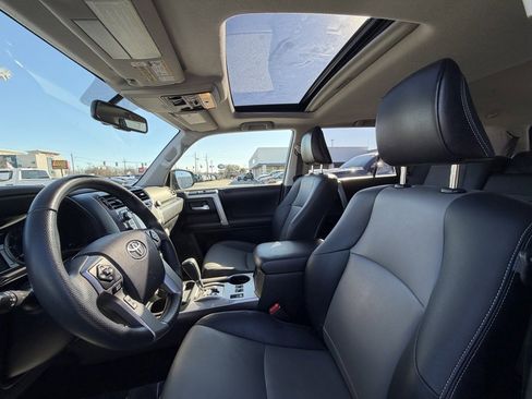 Used 2016 Toyota 4Runner SR5 Premium image 12