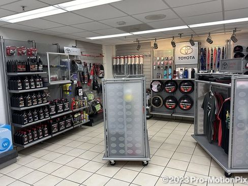 Used 2024 Toyota Corolla LE w/ LE Convenience Package FWD image 16
