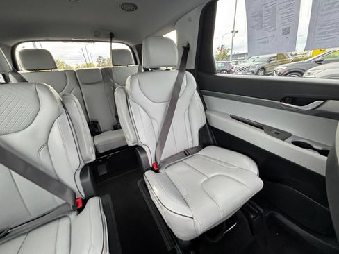 Used 2025 Hyundai Palisade SEL FWD image 36
