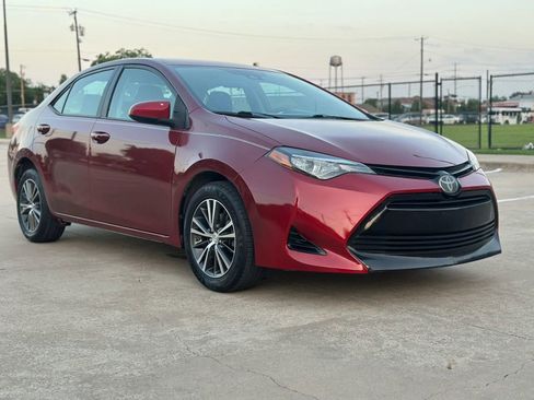 Used 2018 Toyota Corolla LE w/ LE Premium Package FWD image 3
