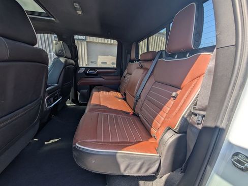 Used 2024 GMC Sierra 2500 Denali Ultimate image 15