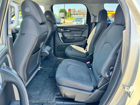 Used 2014 GMC Acadia SLE image 12
