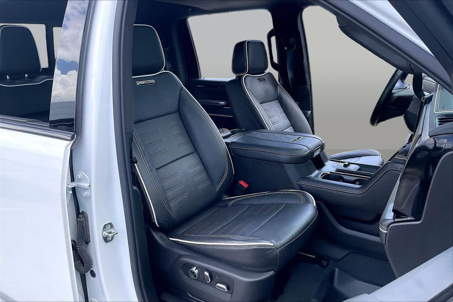 Certified 2025 GMC Sierra 2500 AT4X AWD/4WD image 8