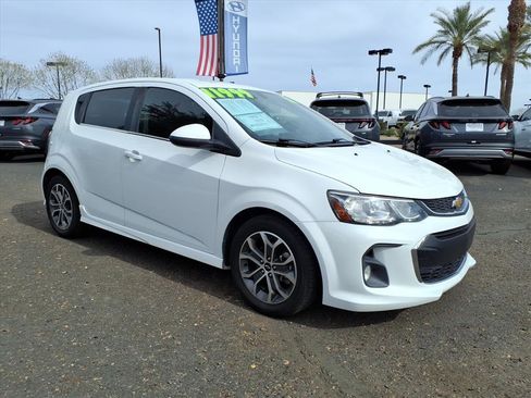 Used 2018 Chevrolet Sonic LT w/ Convenience Package image 3
