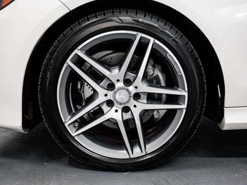 Used 2015 Mercedes-Benz E 400 Sedan image 49