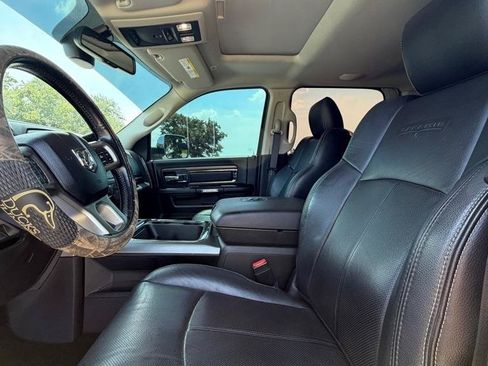 Used 2018 RAM 2500 Laramie w/ Sport Appearance Group AWD/4WD image 10
