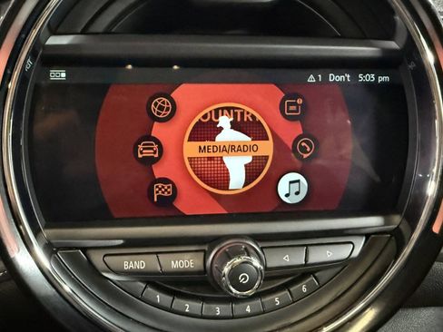 Used 2018 MINI Cooper Clubman FWD image 19