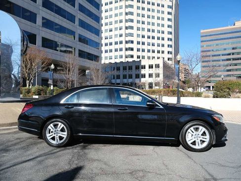Used 2018 Mercedes-Benz S 560 4MATIC Sedan w/ Premium Package image 13