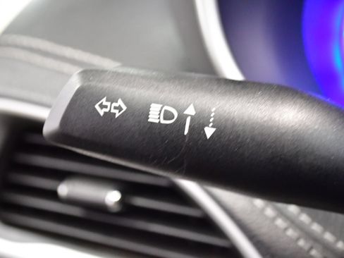 Used 2024 Chrysler Pacifica Touring-L FWD image 23
