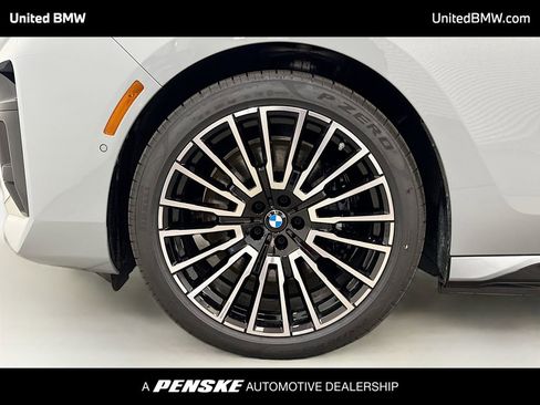 New 2026 BMW i7 eDrive50 w/ M Sport Package image 2