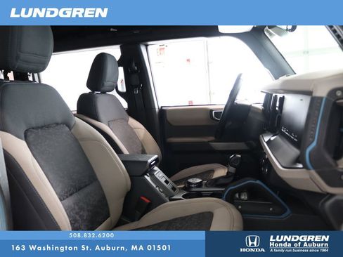 Used 2023 Ford Bronco Wildtrak image 14