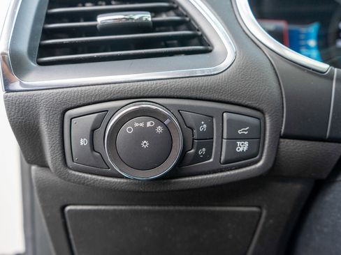 Used 2019 Ford Edge Titanium w/ Equipment Group 301A AWD/4WD image 17