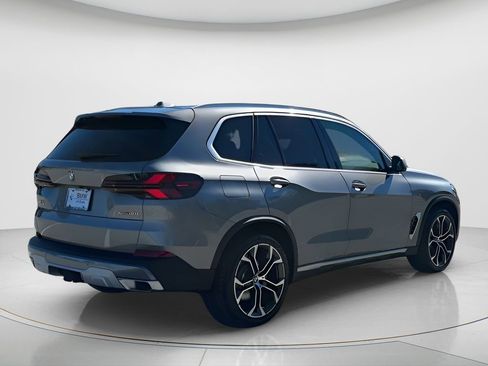 New 2026 BMW X5 xDrive40i w/ Premium Package image 8
