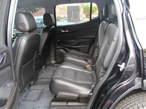 Used 2019 GMC Acadia SLT FWD image 17