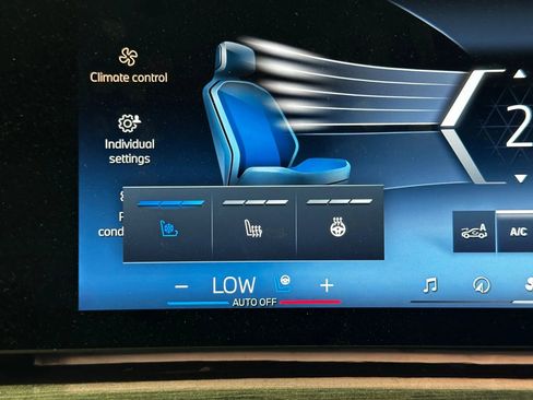 Used 2024 BMW i7 xDrive60 w/ Executive Package image 43