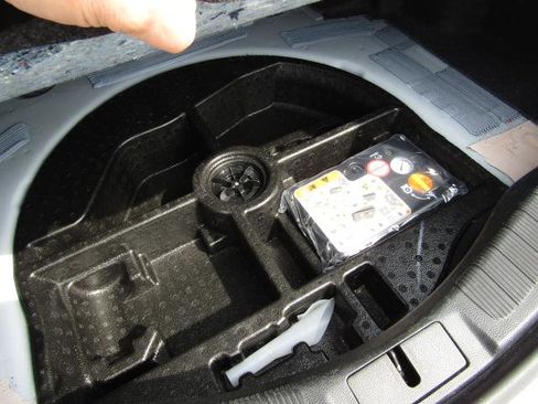 Used 2020 Ford Fusion SEL image 12