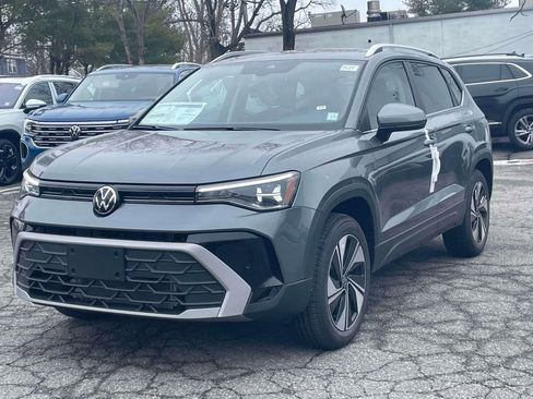 New 2026 Volkswagen Taos SE AWD/4WD image 4