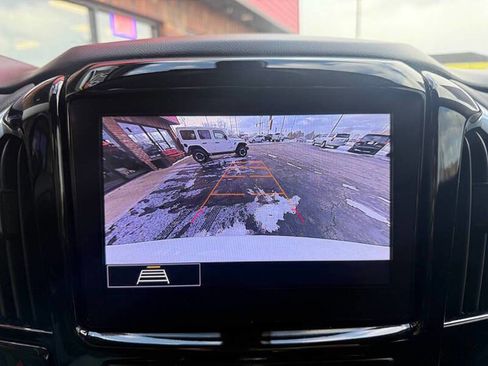 Used 2020 Chevrolet Traverse LT image 15