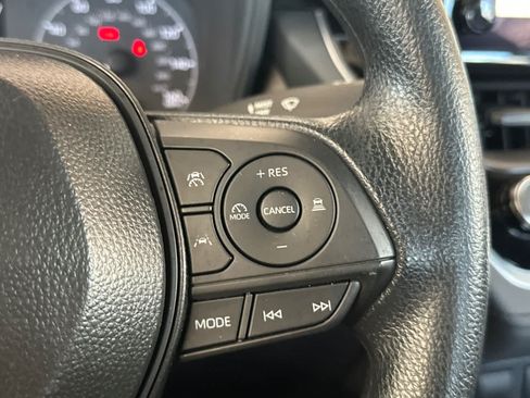 Used 2025 Toyota Corolla Cross AWD Hybrid image 27