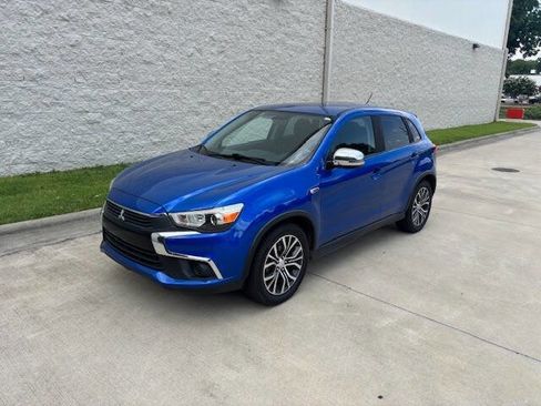 Used 2016 Mitsubishi Outlander Sport ES image 2