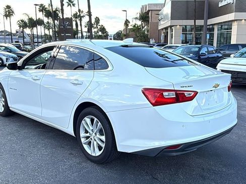 Used 2018 Chevrolet Malibu LT w/ Driver Confidence Package image 5