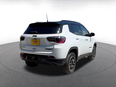 Used 2025 Jeep Compass Trailhawk w/ Trailer Tow Group AWD/4WD image 15