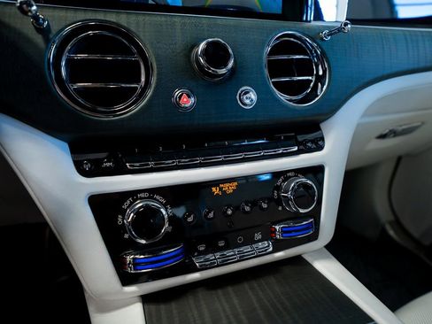 Used 2022 Rolls-Royce Ghost w/ Ghost Package AWD/4WD image 34