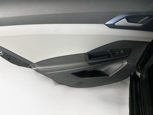 Used 2024 Volkswagen Taos SE image 24