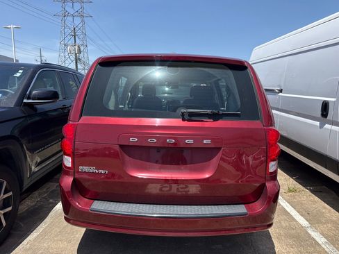 Used 2016 Dodge Grand Caravan American Value Package w/ UConnect Hands-Free Group FWD image 5