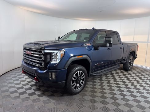 Used 2023 GMC Sierra 2500 AT4 w/ AT4 Premium Plus Package AWD/4WD image 2