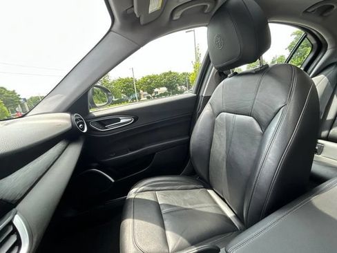 Used 2018 Alfa Romeo Giulia AWD image 37