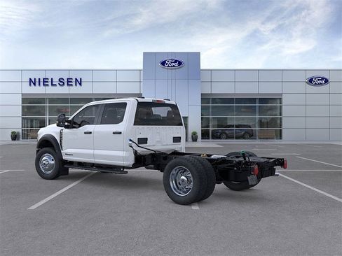 New 2025 Ford F550 4x4 Crew Cab image 4