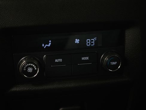 Used 2018 Chevrolet Traverse LT w/ LPO, Floor Liner Package image 22