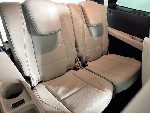 Certified 2025 Mercedes-Benz GLS 450 4MATIC image 25