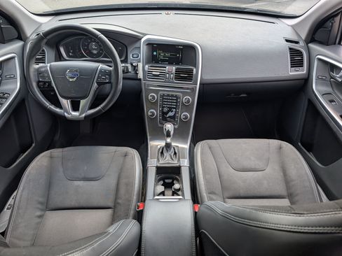 Used 2016 Volvo XC60 T5 w/ Proximity Package FWD image 23